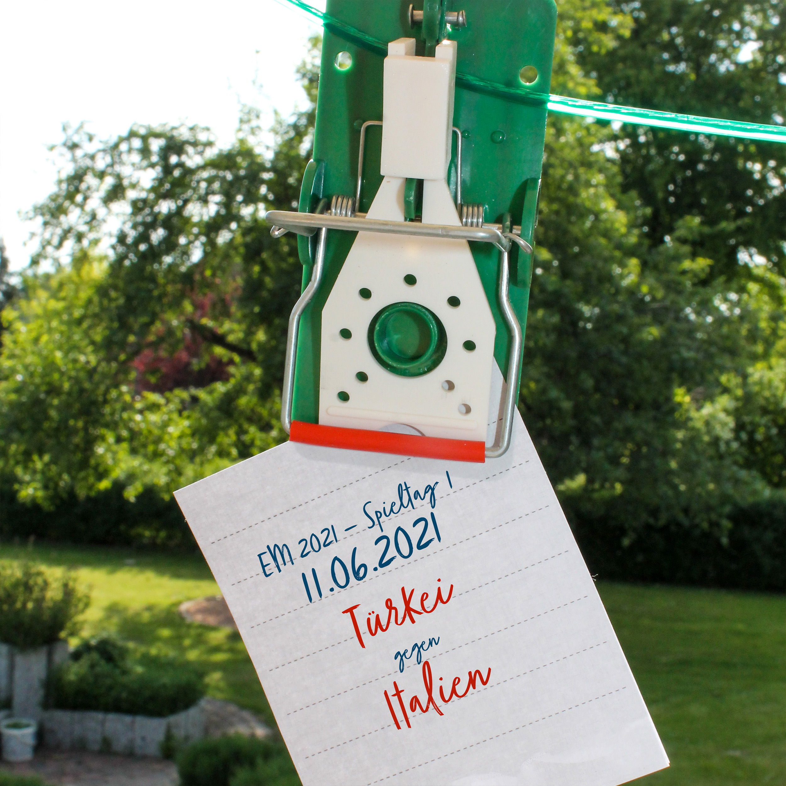 Notiert euch den Spieltag und gebt euren Spieltipp ab.