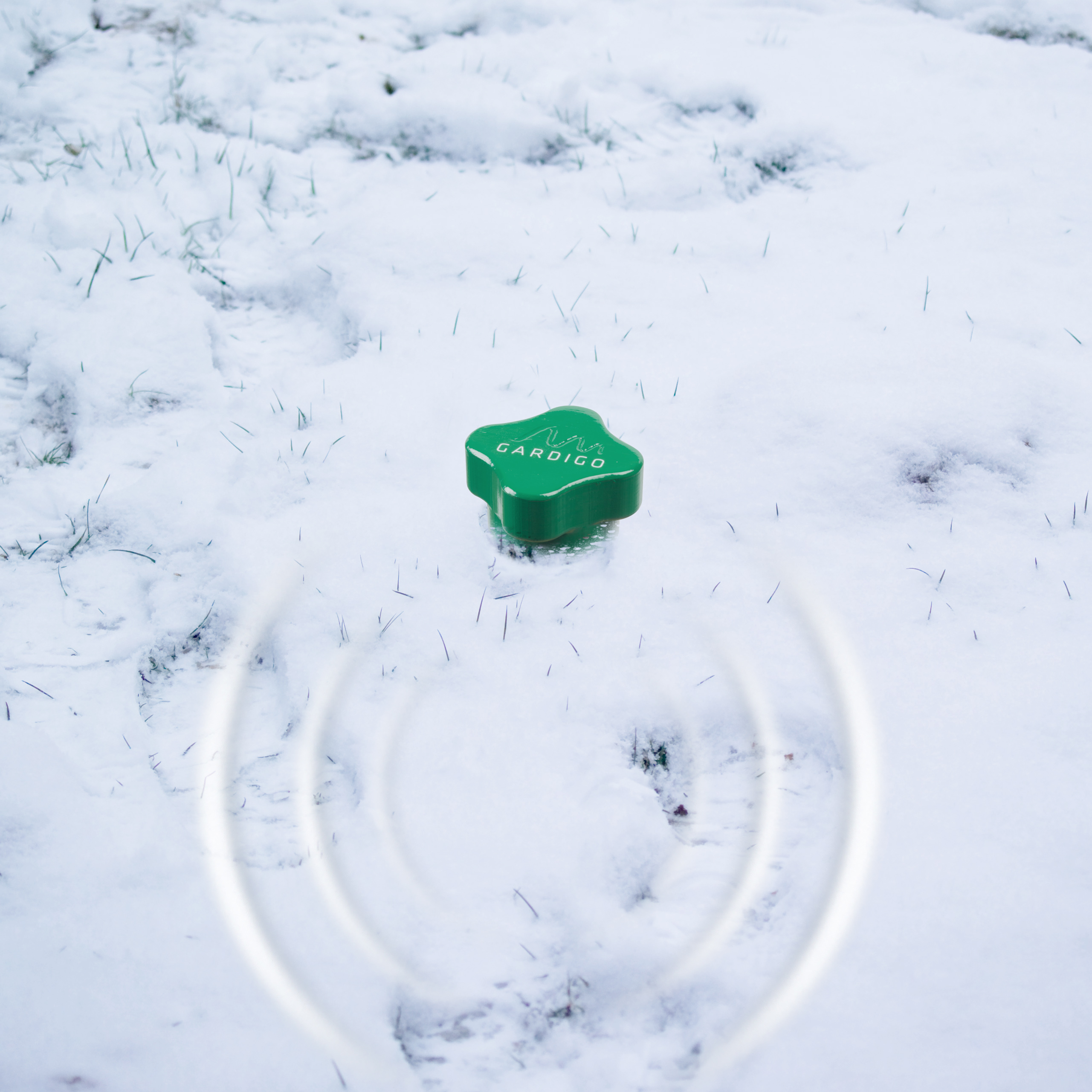 Durch den Batteriebetrieb arbeitet der Vertreiber Tag und Nacht und auch in den dunklen Wintermonaten weiter.