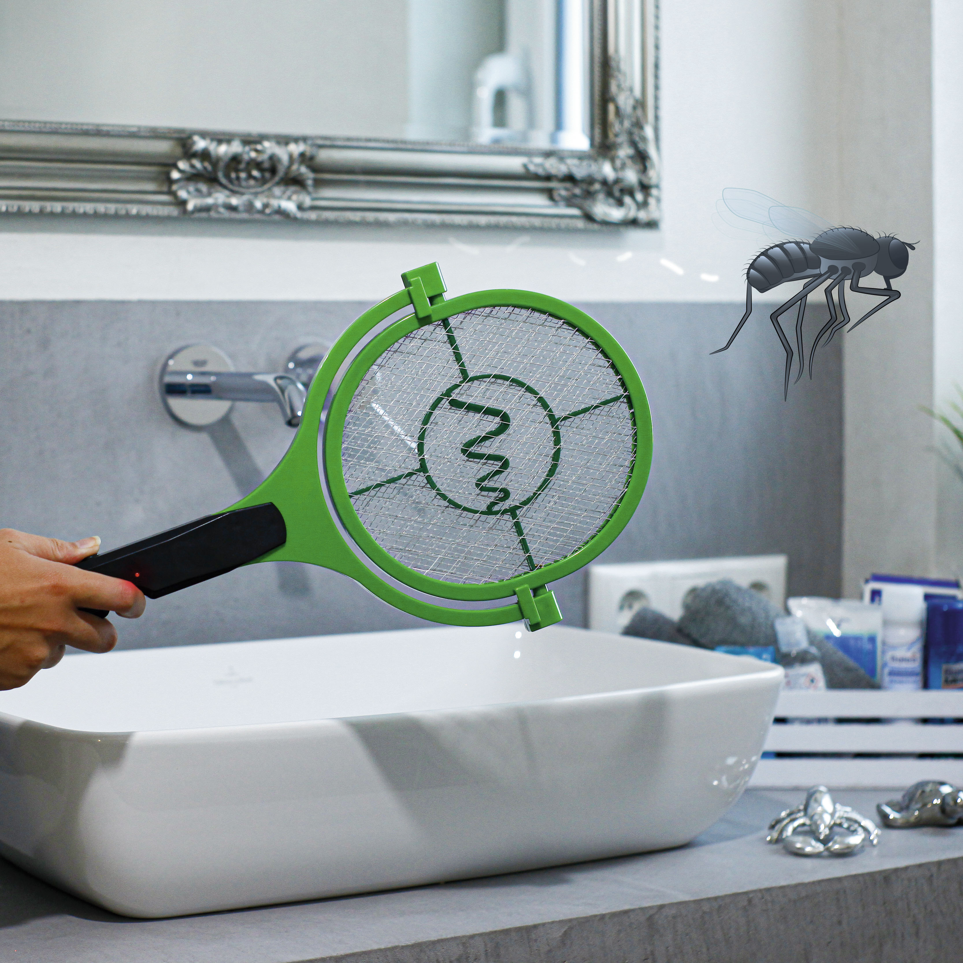 Zusätzlich zeigt die rote LED an wann das Gitter unter Strom steht und wann nicht.