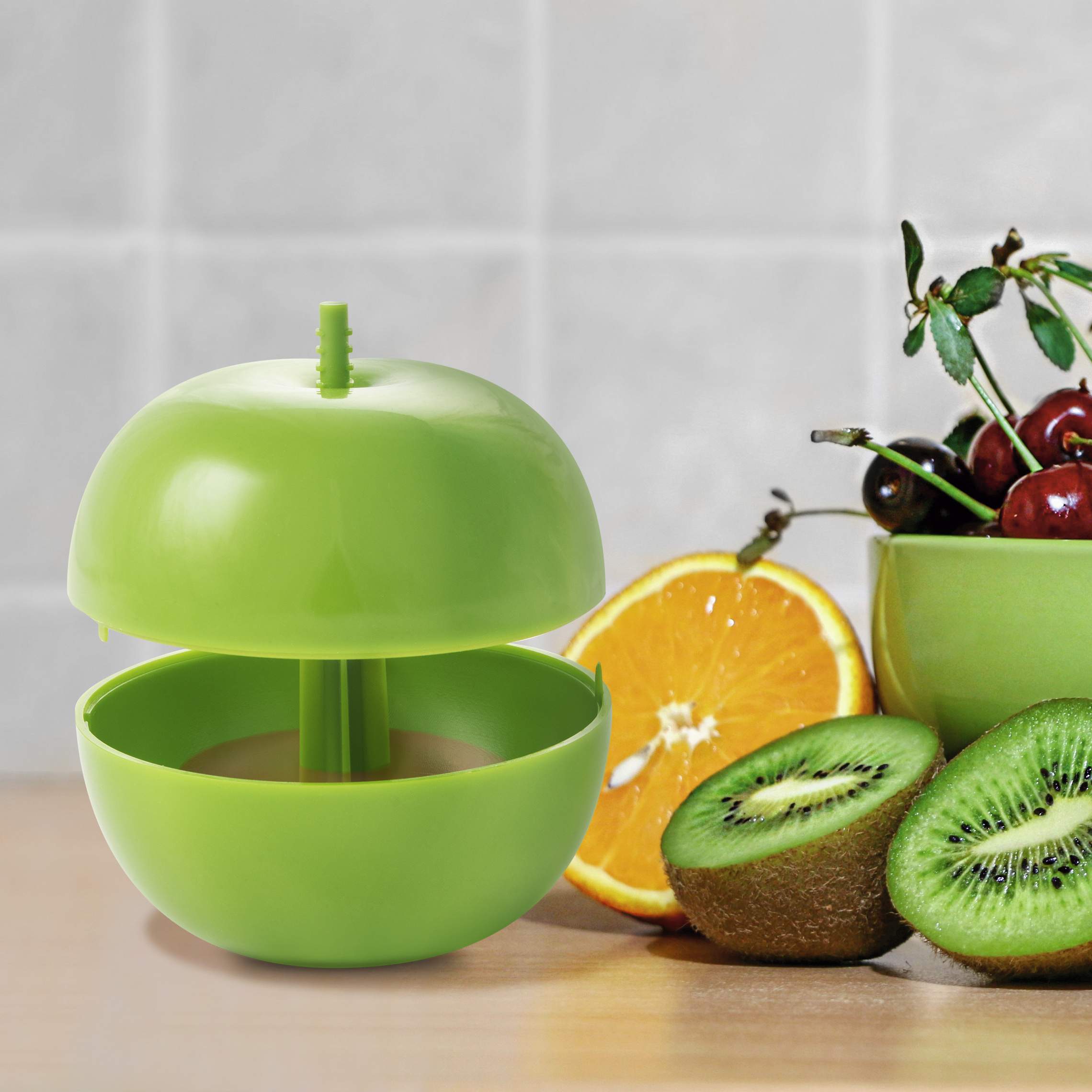 Zwar sind die Obstfliegen ungefährlich, allerdings ist der Gedanke die Eier und Larven mit zu essen für viele ekelerregend.