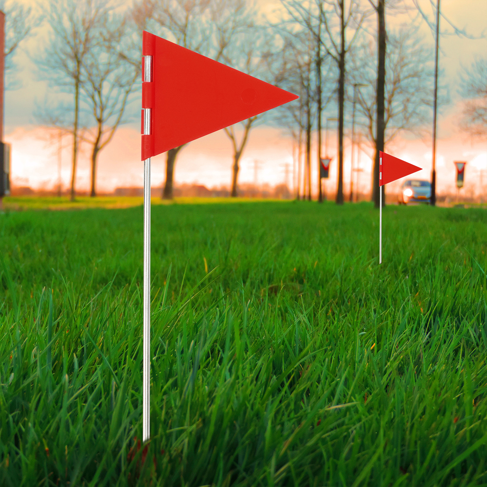 Mit zwei Fähnchen markieren Sie den Verlauf des Gangs um die Falle perfekt auszurichten.