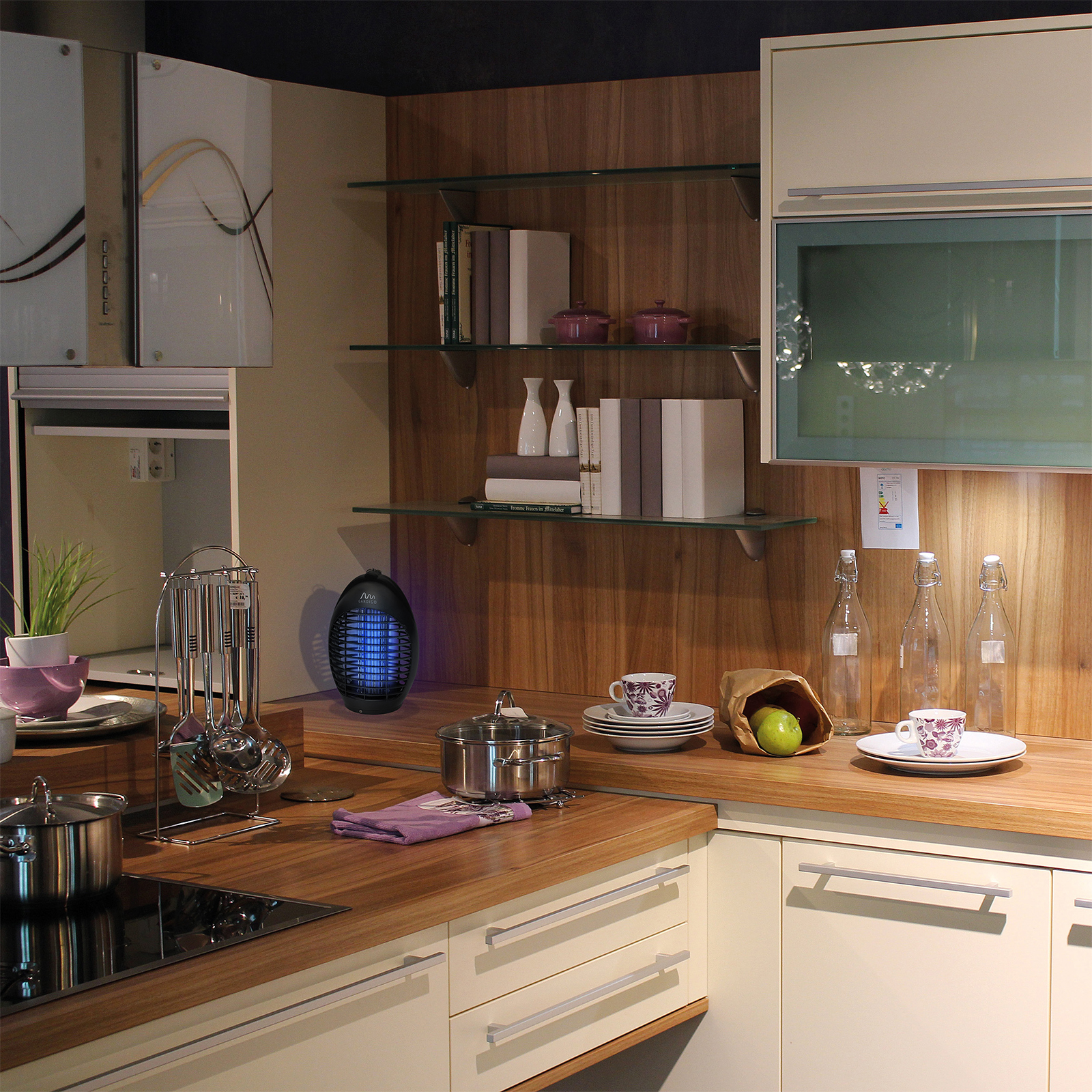 Aber auch in vielen anderen Räumen können sich nervige Fluginsekten aufhalten, wie zum Beispiel in der Küche.